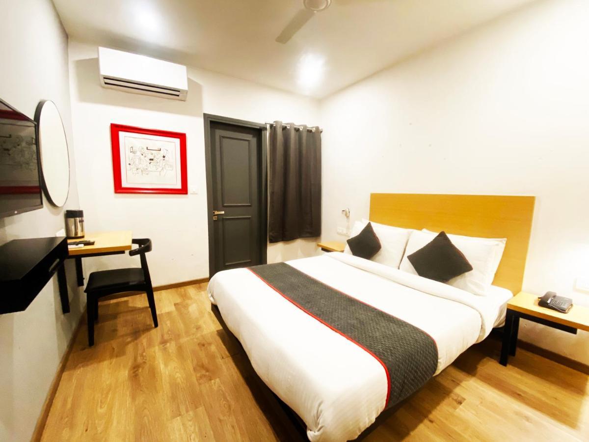 White Saffron Hotel